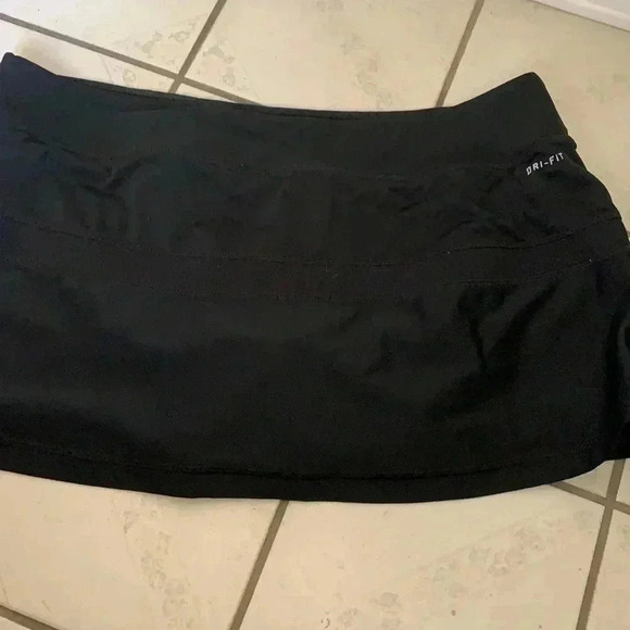 Nike - Picture 4 of 4